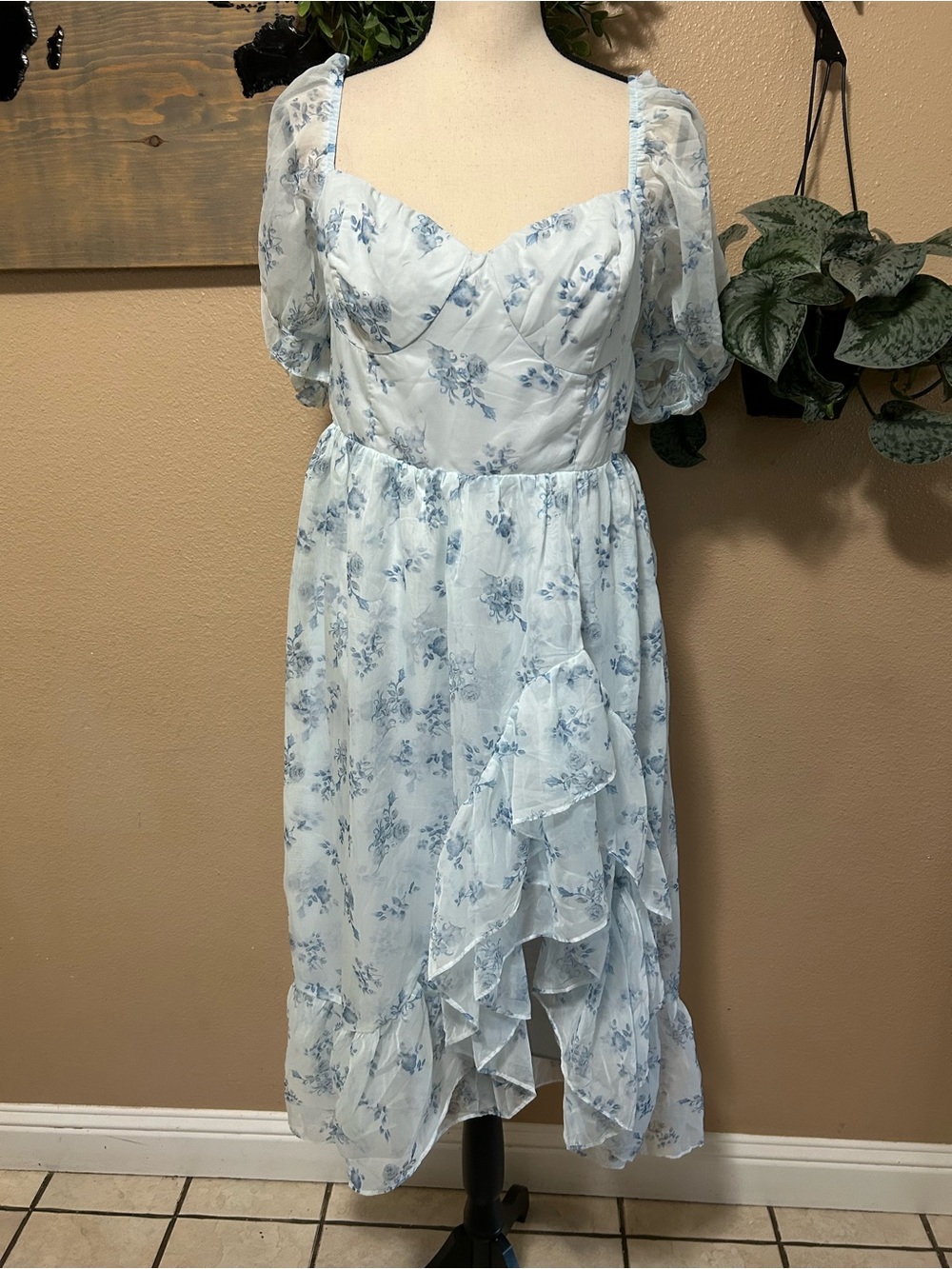 NWOT Luxe Brilliance Light Blue Floral Organza Floral Midi Dress - Picture 2 of 9